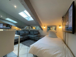 2 room CannesVacationRental by AmericanVacationLiving
